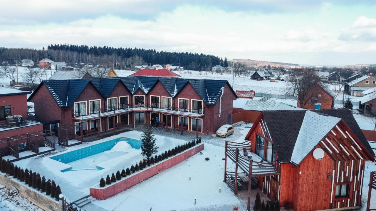 Hotel Four Seasons In Carpathians à Myhove Extérieur photo