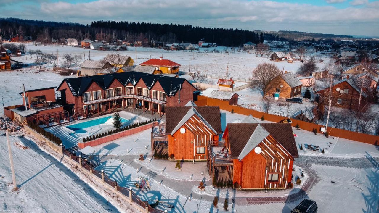 Hotel Four Seasons In Carpathians à Myhove Extérieur photo