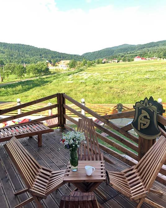 Hotel Four Seasons In Carpathians à Myhove Extérieur photo