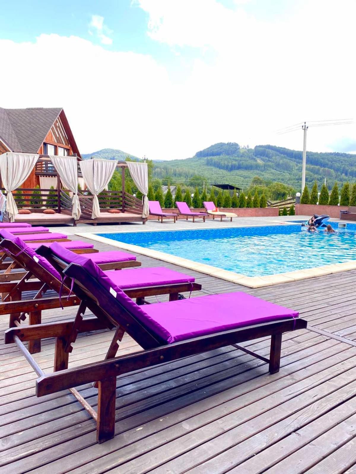 Hotel Four Seasons In Carpathians à Myhove Extérieur photo
